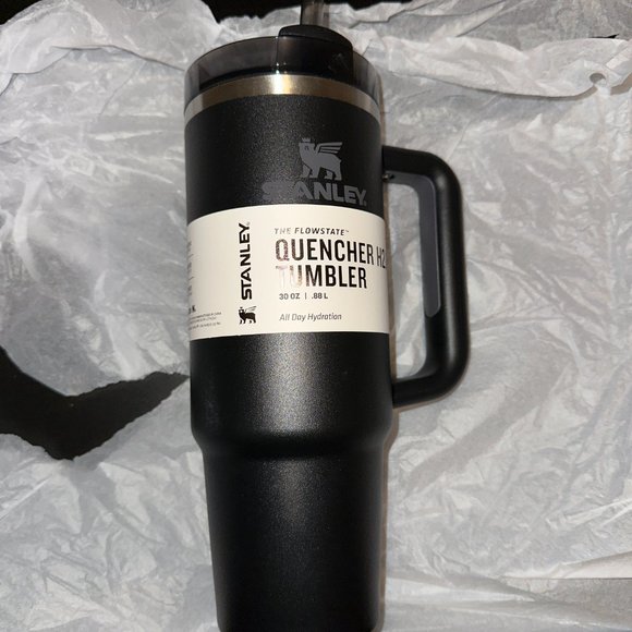 NEW Stanley The Quencher H2.0 Flowstate Tumbler - 30 OZ - Picture 4 of 6